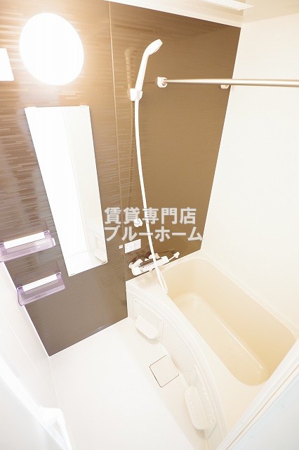 バス・シャワールーム　浴室乾燥機付きのお風呂です！