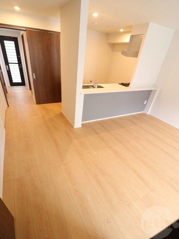 居室・リビング　約１４．９帖のリビングで広々です