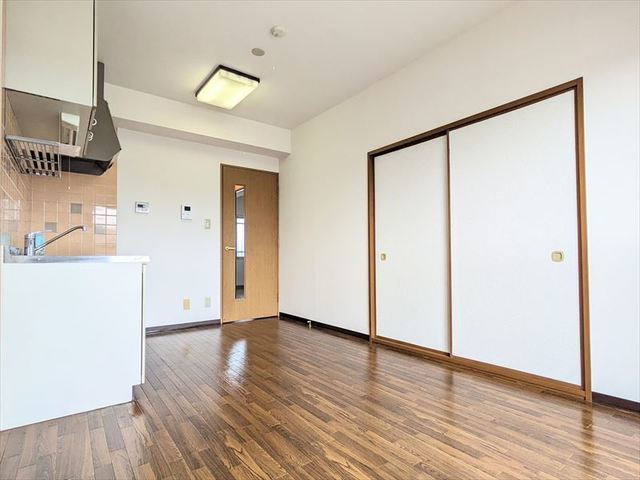 居室・リビング　別部屋参考写真です