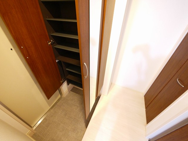 玄関　明るい玄関です