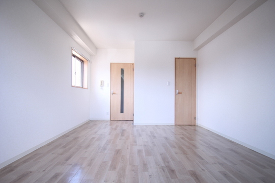 居室・リビング　※別部屋の写真です