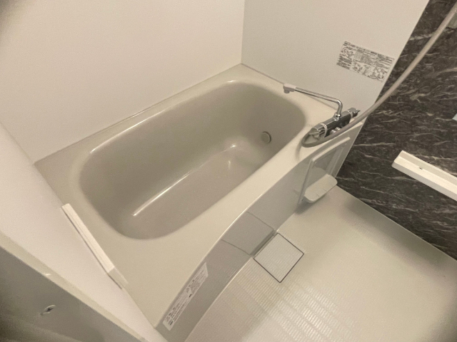 バス・シャワールーム　追い焚き付きです。