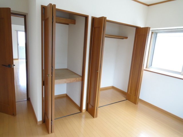 収納　写真は別号室のものです。