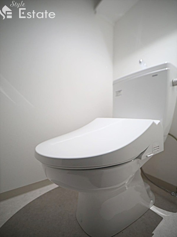 トイレ　洋式温水暖房便座