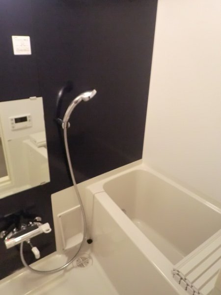 バス・シャワールーム　ご家族や長時間入浴に便利な追い炊き機能付きです♪