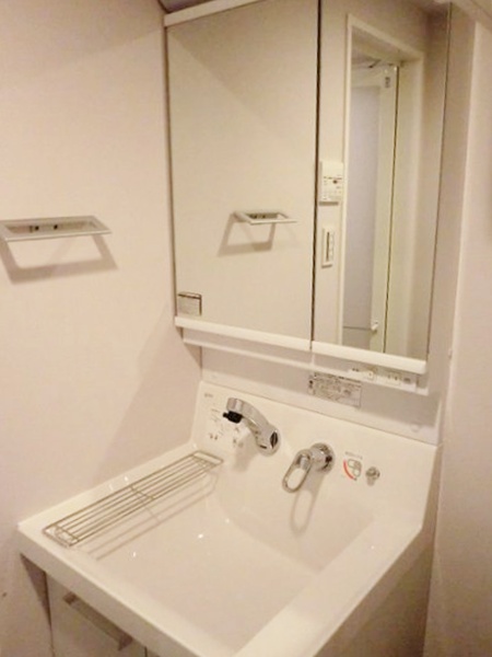 洗面設備　身支度に便利な洗面台♪