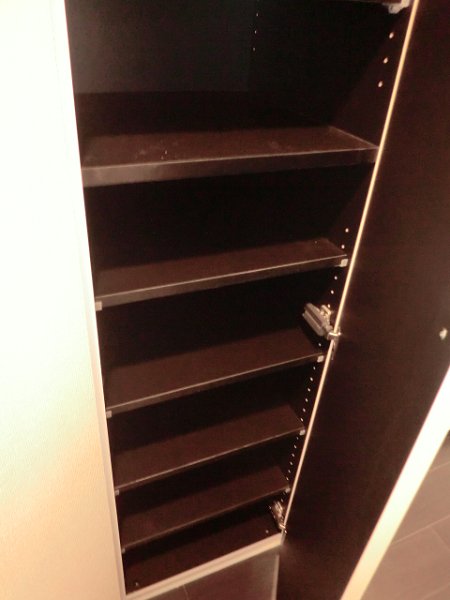 玄関　収納豊富なシューズボックスです♪