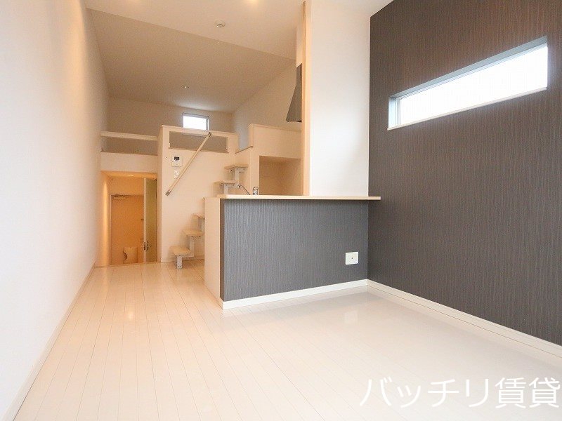 居室・リビング　別号室タイプの為、現状を優先致します。