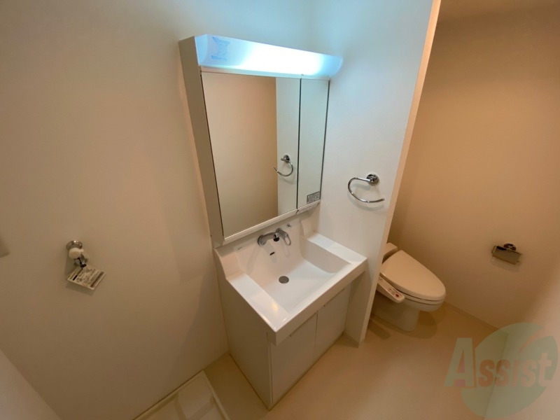 洗面設備　シャンプードレッサー。身支度はここでばっちり。