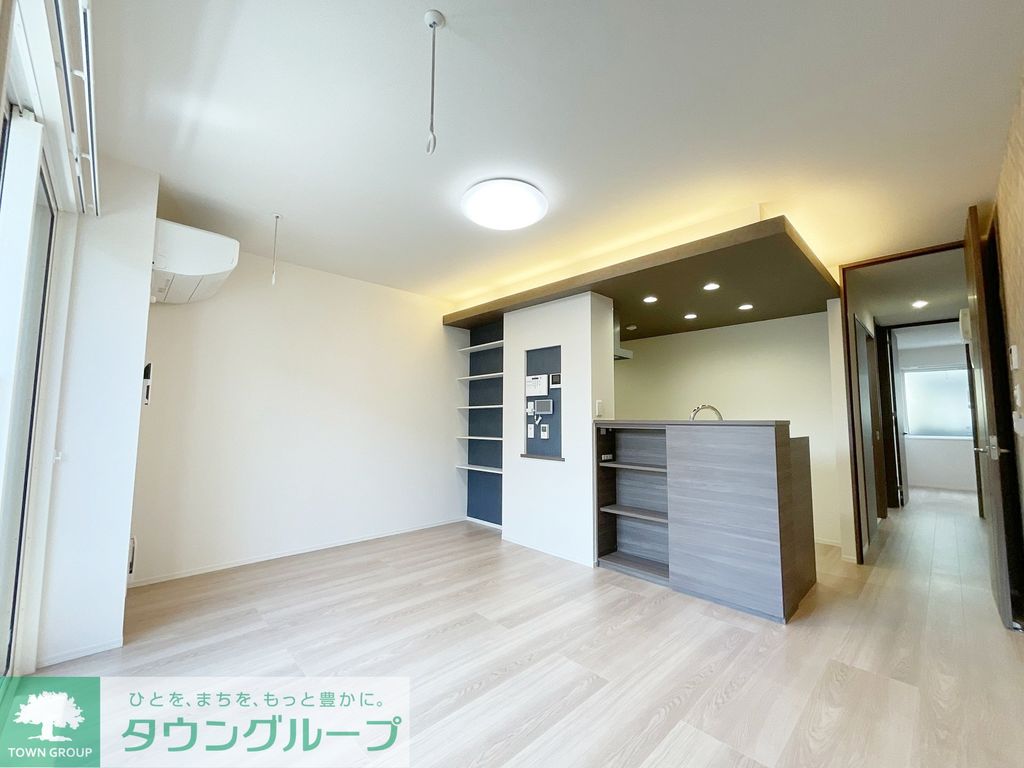 居室・リビング　エントランス