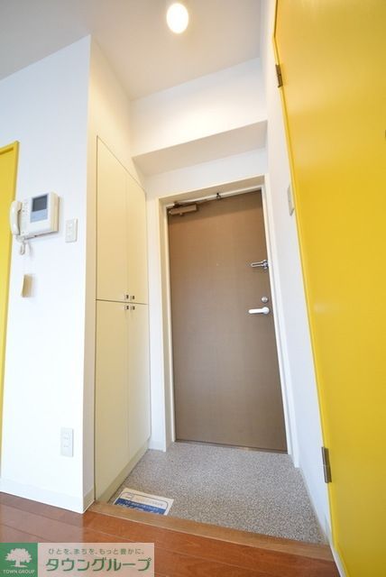 玄関　お部屋ごとにカラーが異なります。内見時にご確認下さい。