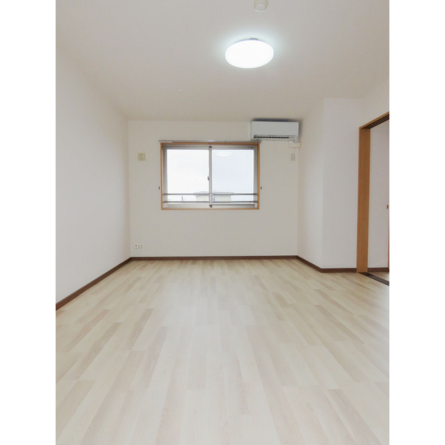 居室・リビング　居間です