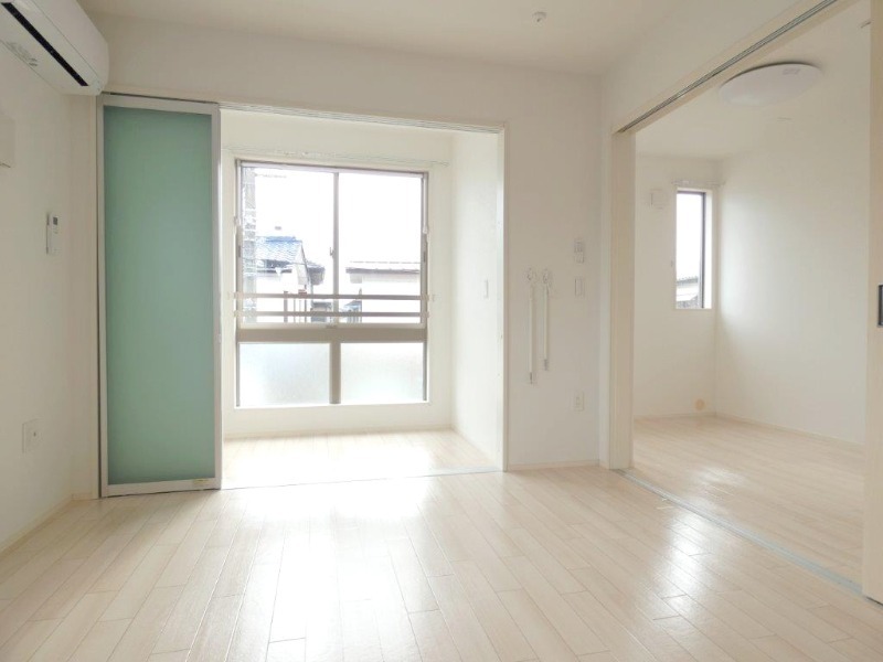 居室・リビング　図面と現状に相違がある場合には現状を優先