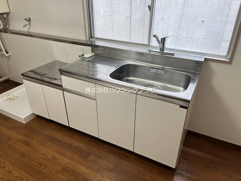 キッチン　※別部屋参考写真となります