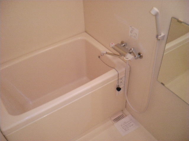 バス・シャワールーム　別号室の参考写真です。