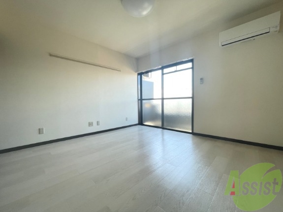 居室・リビング　１０．６帖のリビングになります。伸び伸び出来そうですね。