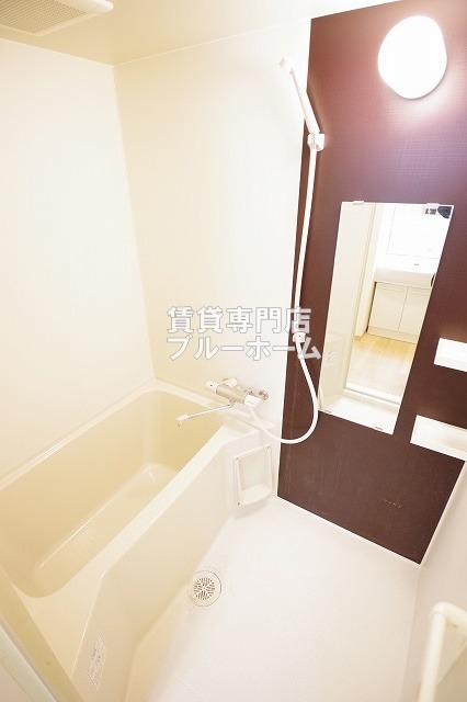 バス・シャワールーム　綺麗な浴室です！