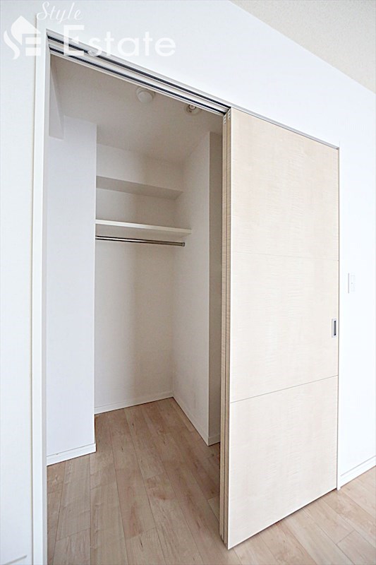 収納　ベッドルームクローゼット