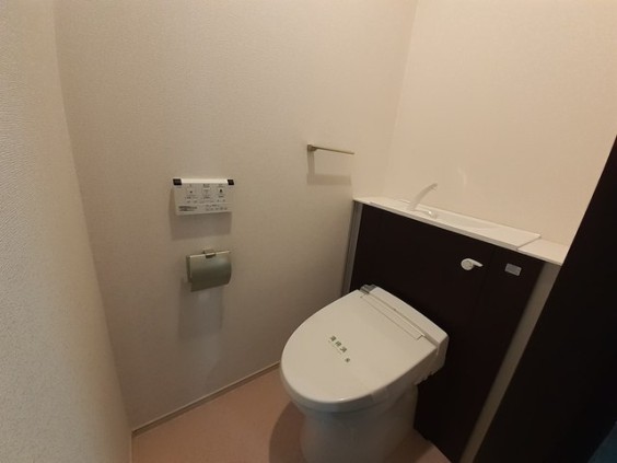 トイレ　他室参考写真　温水洗浄便座