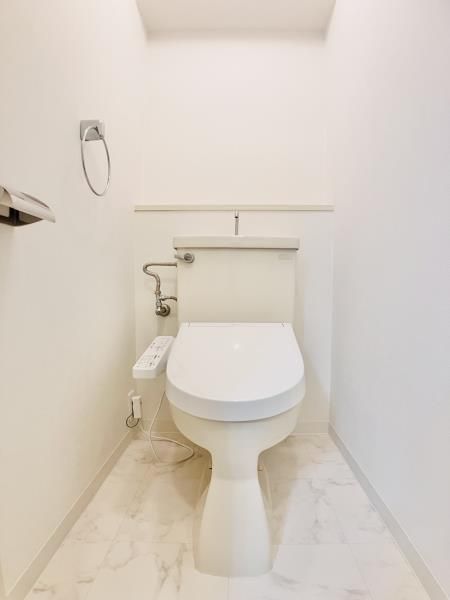 トイレ　温水洗浄便座