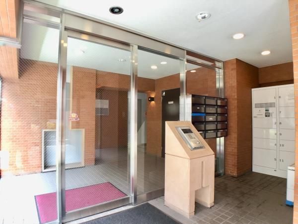 エントランス　クレールメゾン左門町