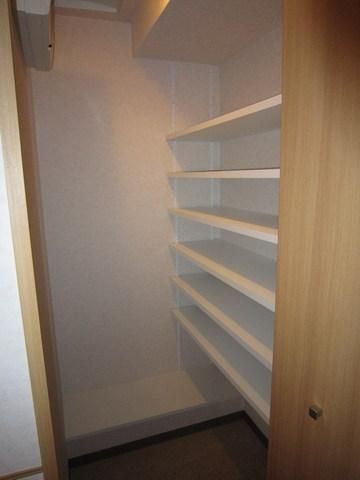 玄関　シューズインクローク有