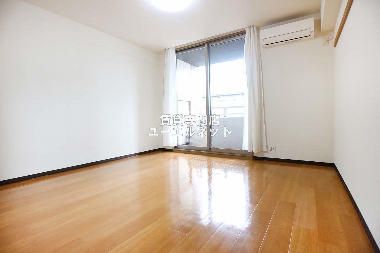 居室・リビング　ゆったりとくつろげる、落ち着きのある居室空間です