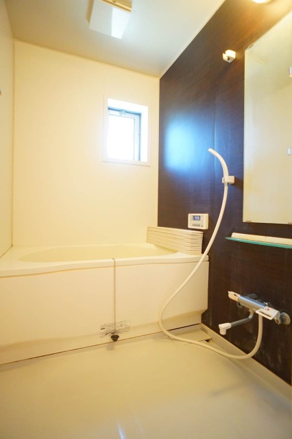 バス・シャワールーム　ご内見可能です！お問い合わせお待ちしております！