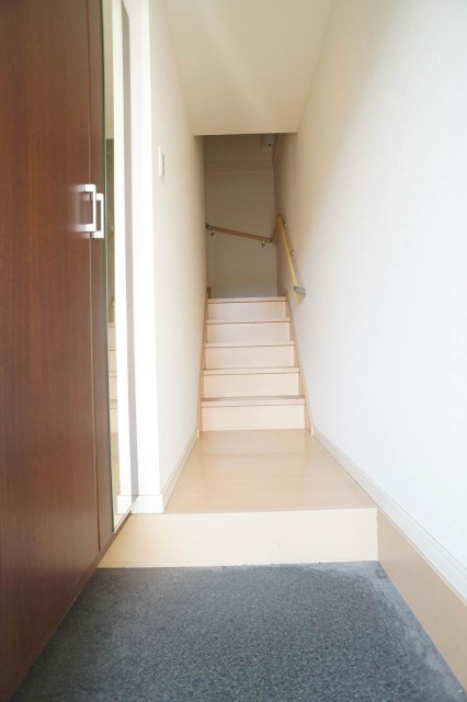 玄関　ご内見可能です！お問い合わせお待ちしております！