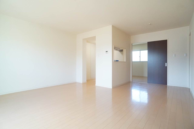 居室・リビング　ご内見可能です！お問い合わせお待ちしております！