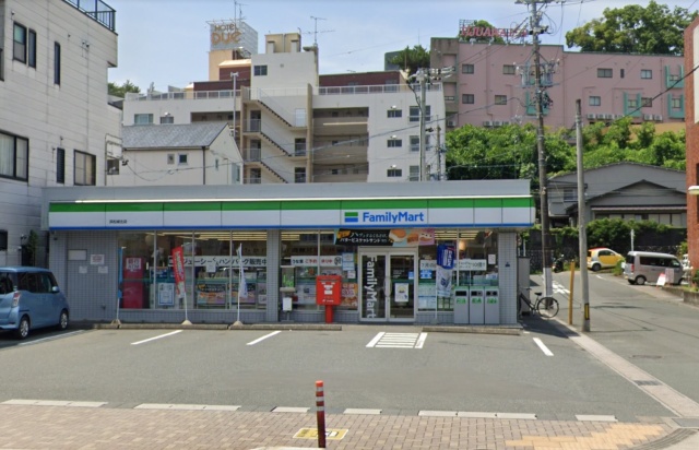 コンビニ　ファミリーマート　浜松城北店（コンビニ）まで600m