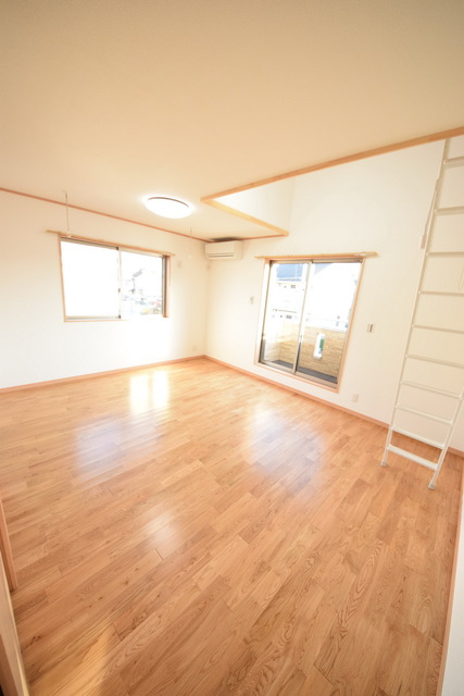 居室・リビング　～こんなに広いと家具の配置迷っちゃう～