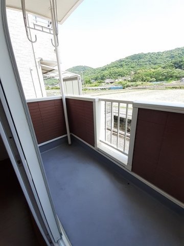 バルコニー　外からの目が気にならないバルコニーで洗濯物が干せます