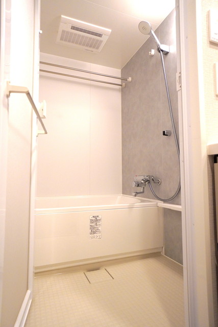 バス・シャワールーム　※写真は同タイプ住戸です。