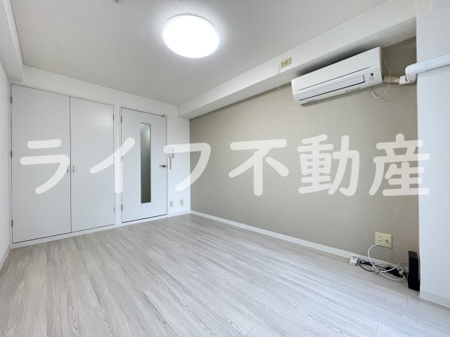 居室・リビング　こちらの居間で趣味の時間をお楽しみください