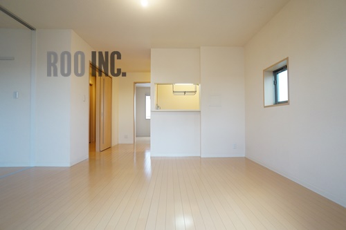 居室・リビング　写真は反転のお部屋です