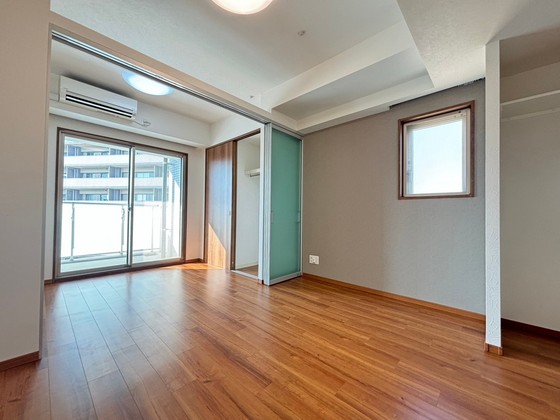 居室・リビング　※別部屋の写真です