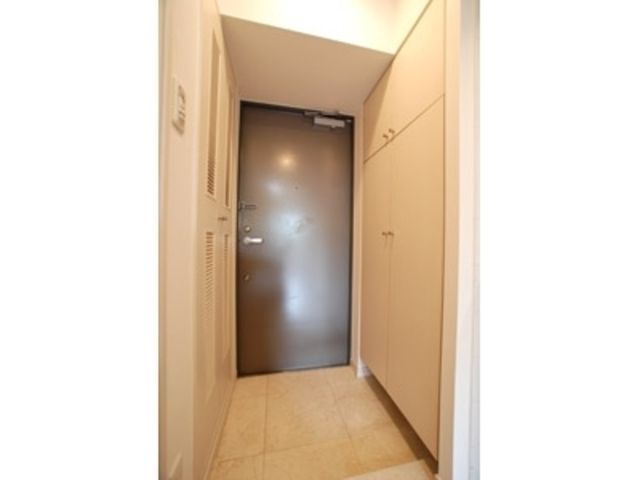 玄関　お部屋探しは株式会社　タウンハウジング　までお気軽にお問合…