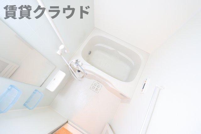 バス・シャワールーム　落ち着いた空間のお風呂です