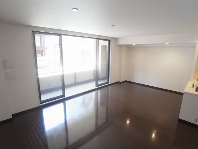 居室・リビング　※別部屋の参考写真です。