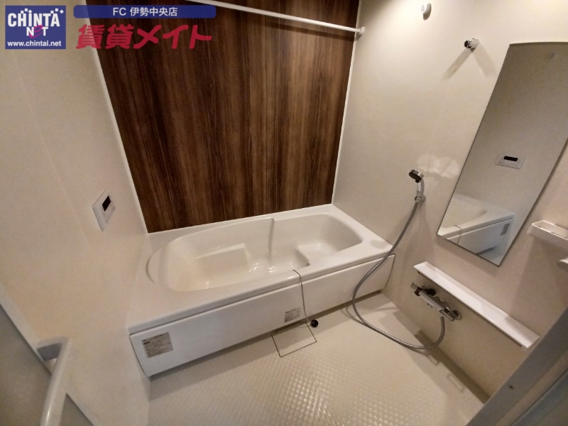 バス・シャワールーム　反転タイプ参考写真