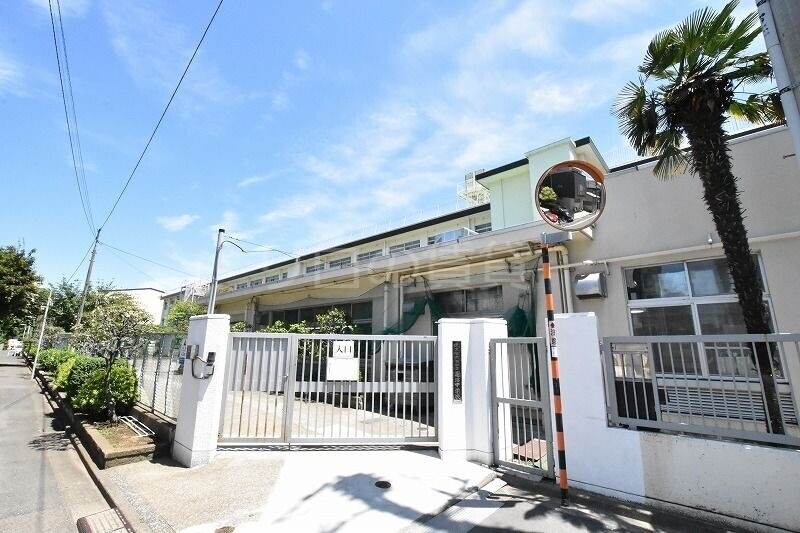 中学校　蓮沼中学校（中学校）まで584m