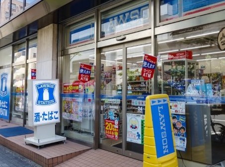 コンビニ　ローソン箱崎湊橋店（コンビニ）まで302m