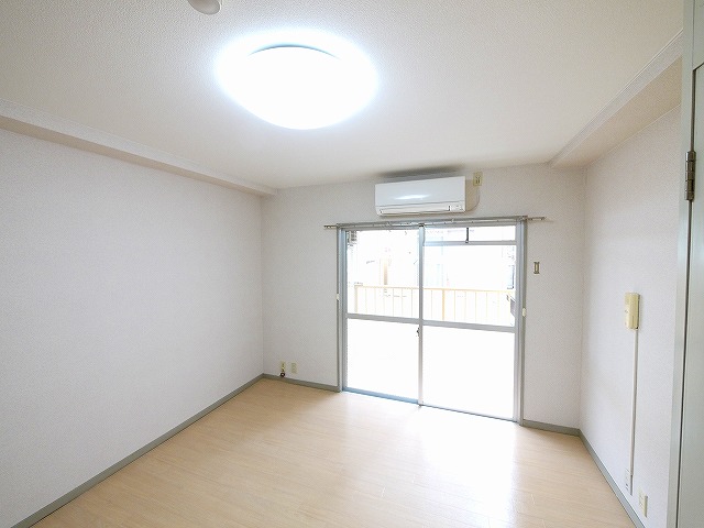 その他部屋・スペース　落ち着いて過ごせるお部屋なので、寝室にいかがでしょうか