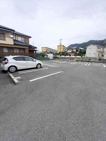 駐車場　駐車場