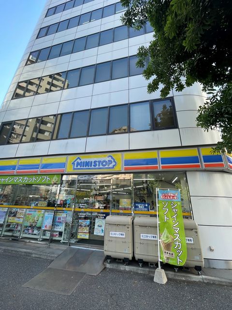 コンビニ　ミニストップ関内店（コンビニ）まで102m