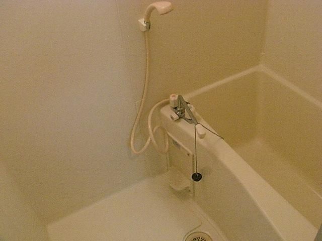 バス・シャワールーム　三鷹のこの値段で風呂トイレ別！