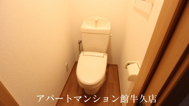 トイレ　居室・リビング