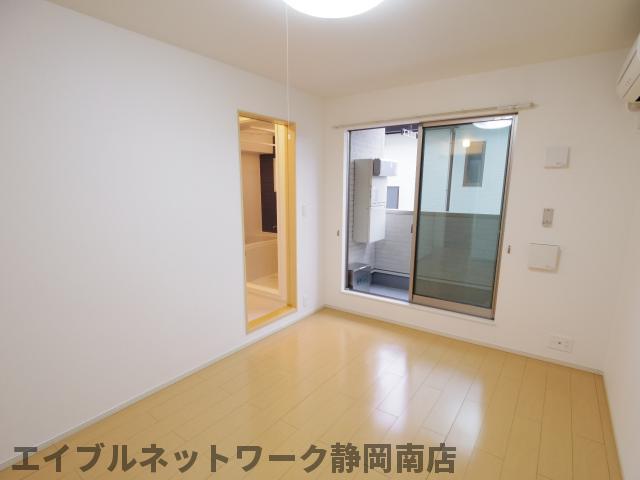 居室・リビング　ゆったりとしたリビングです