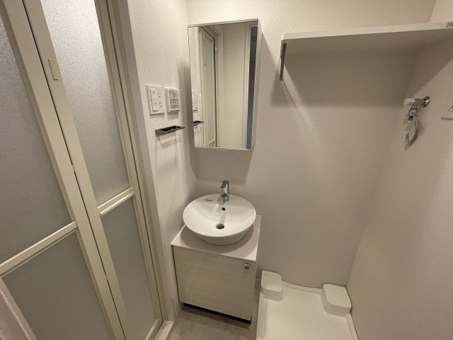 洗面設備　モデル写真